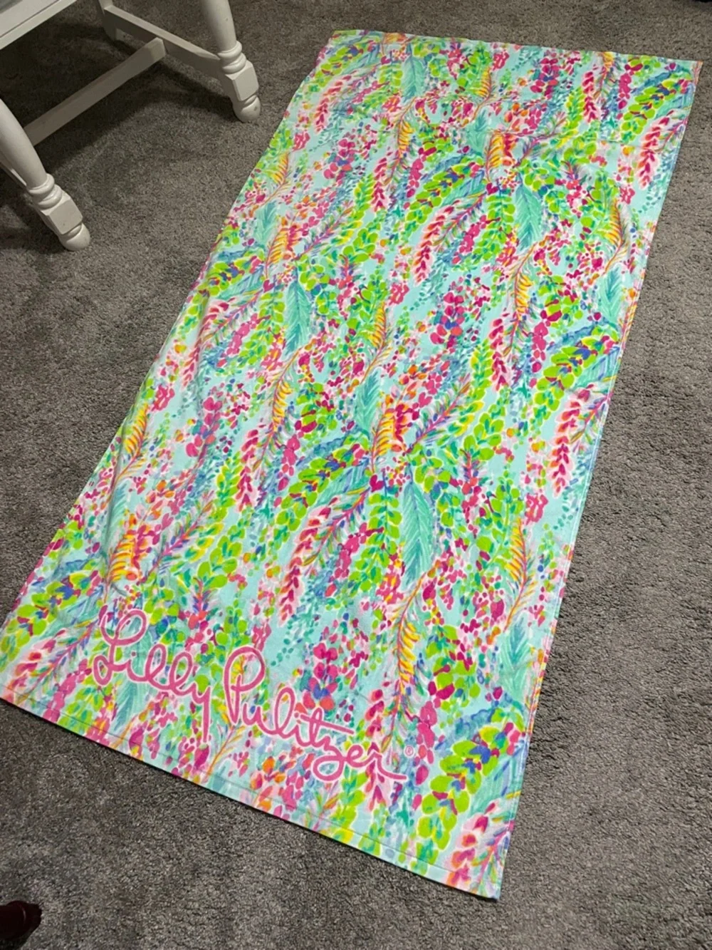 Lilly Pulitzer 🦄 HTF catch the wave Beach Towel